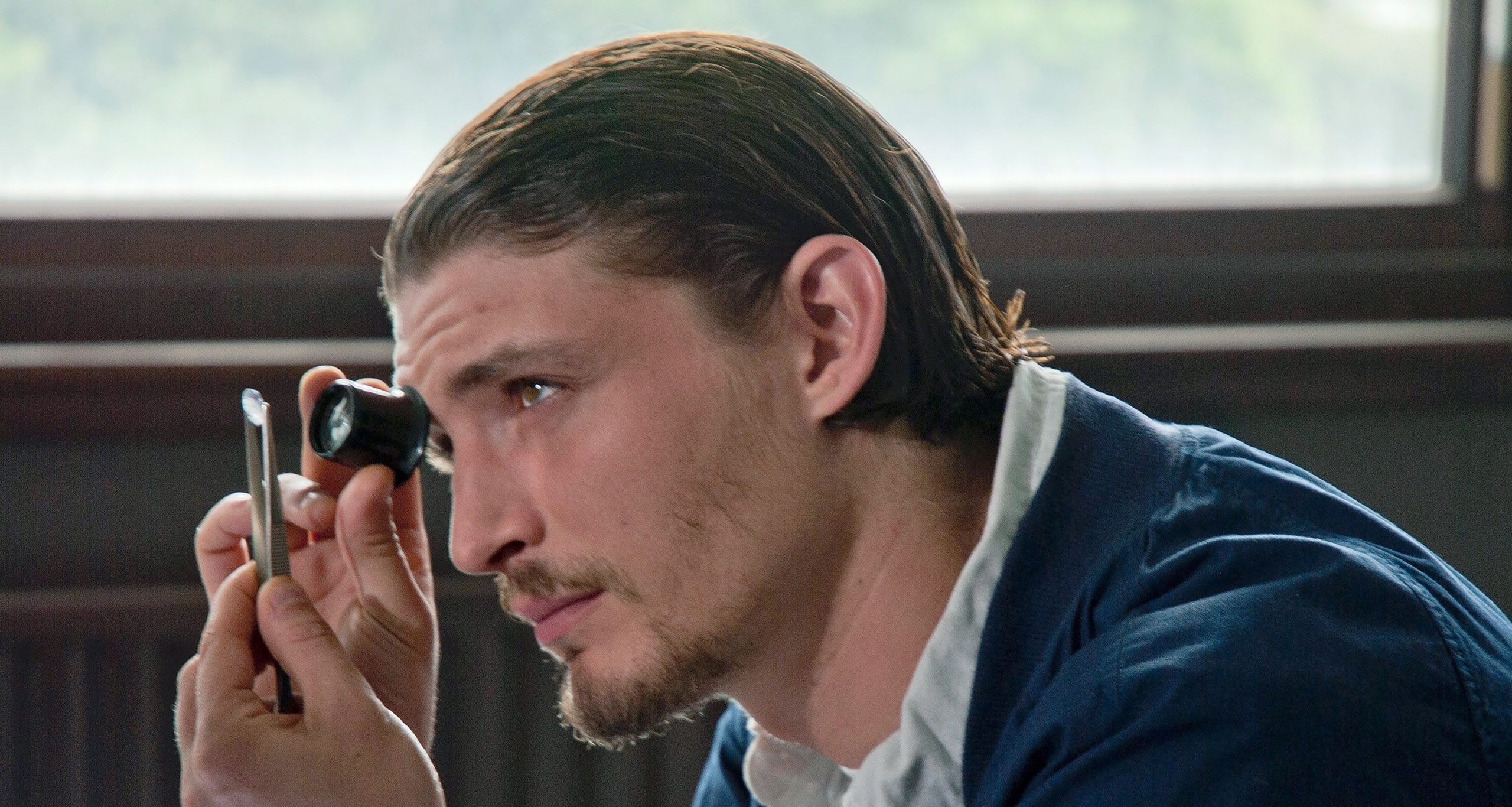 Schwarzer Diamant: A Parisian Petty Criminal's Diamond Family Feud