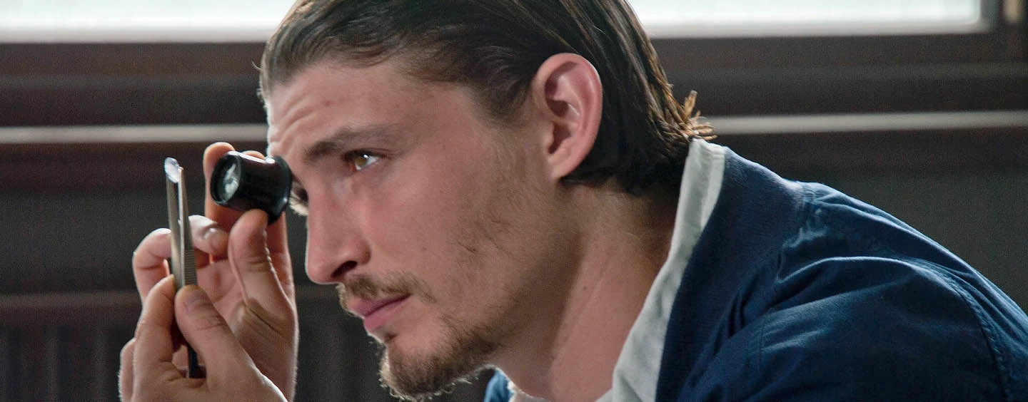 Schwarzer Diamant: Film Noir's Cold Aesthetic Meets Gripping Soul